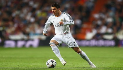 开云体育登录-克莱攻防两端统治，勇士式幽灵笼罩雷霆湖人战场