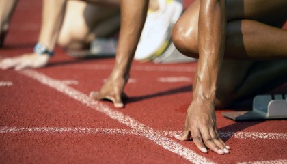 开云体育中国-当明尼苏达的狼嚎遇见伦敦的尖叫，体育世界里，谁在接管我们的夜晚？