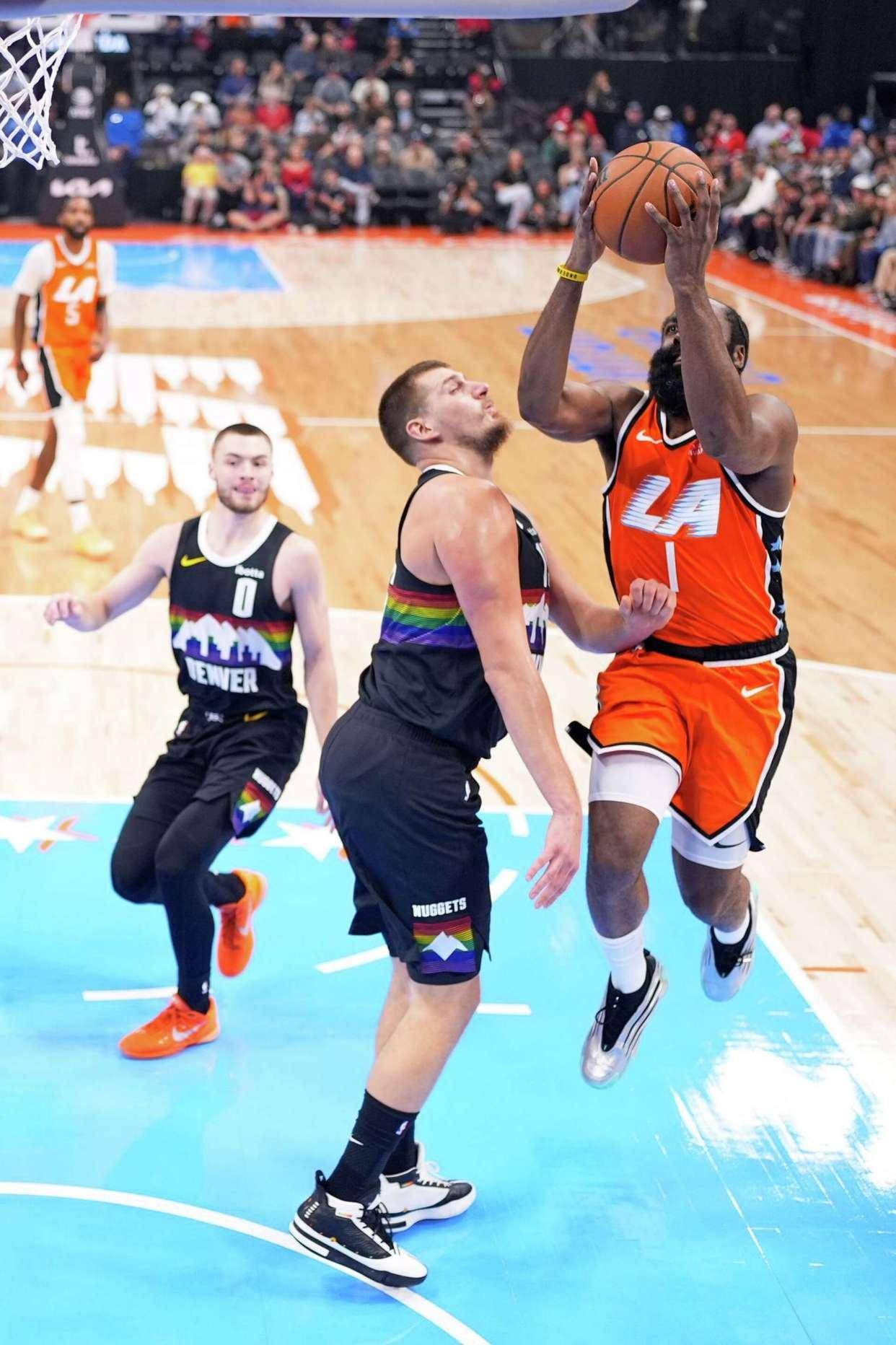 广州队完胜太阳，约基奇扛起全队