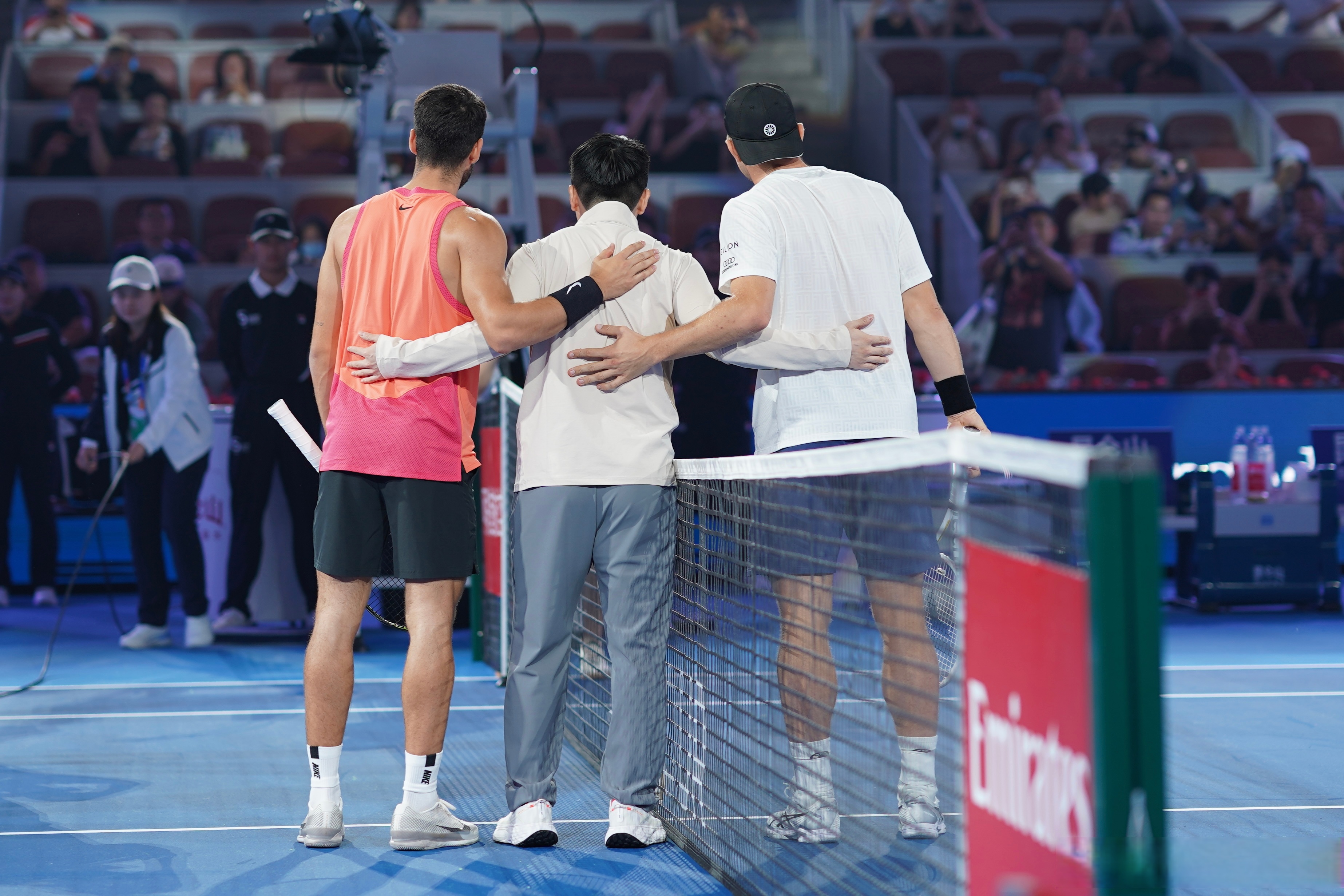 英格兰队横扫日本队，樊振东扛起全队