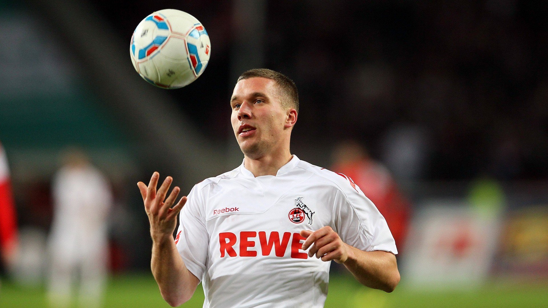 阿尔瓦雷斯爆发,沙特逆转土耳其,绿茵场上的地缘政治变奏曲