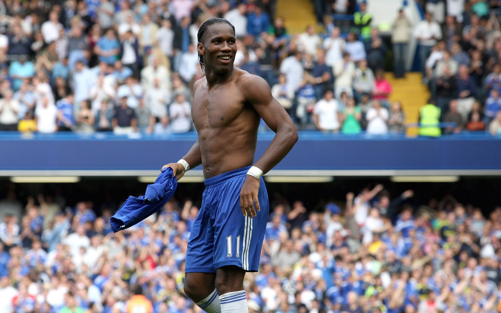 那不勒斯终结波兰,当足球的宿命感驶入F1街道赛的弯道